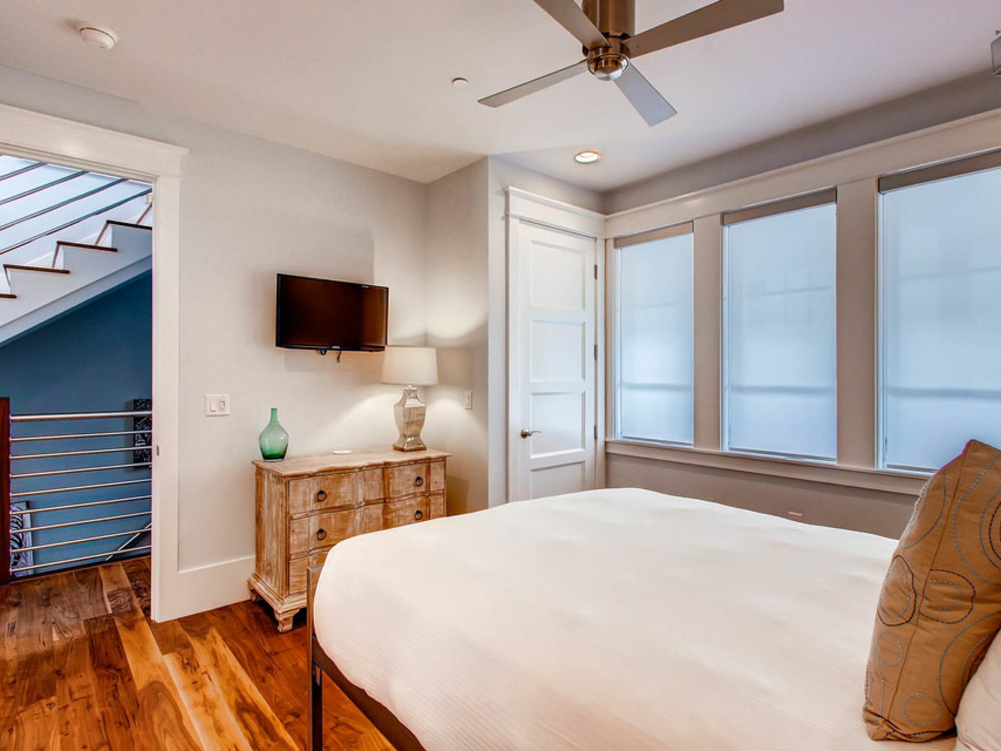 Apartment The Atticus By Redawning